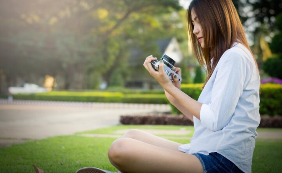 Menggunakan Cahaya Alami agar Foto Terlihat Natural