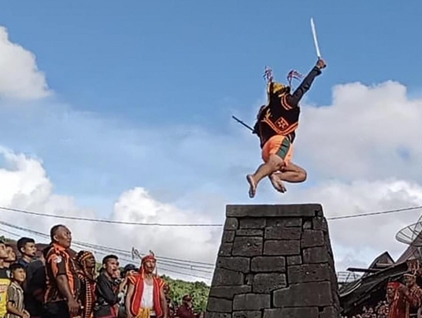 fahombo batu Warisan Adat Nias Penuh Makna
