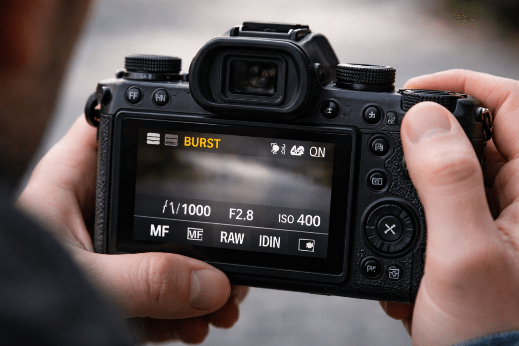 5 Rahasia Foto Candid Authentic yang Bikin Hasilnya Viral